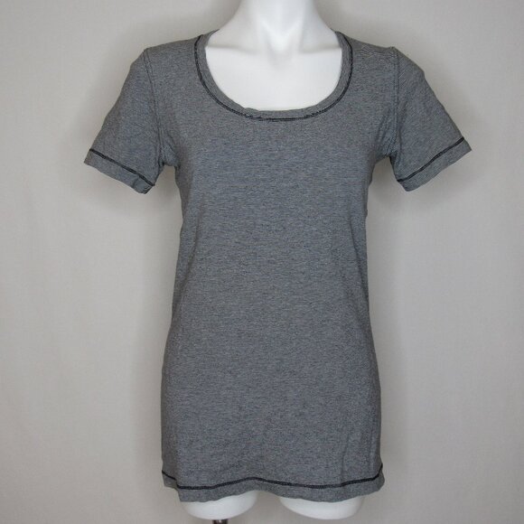 Lululemon Every Yogi Tee Black White Wee Stripe Scoop Neck Women's 8 - Picture 1 of 10